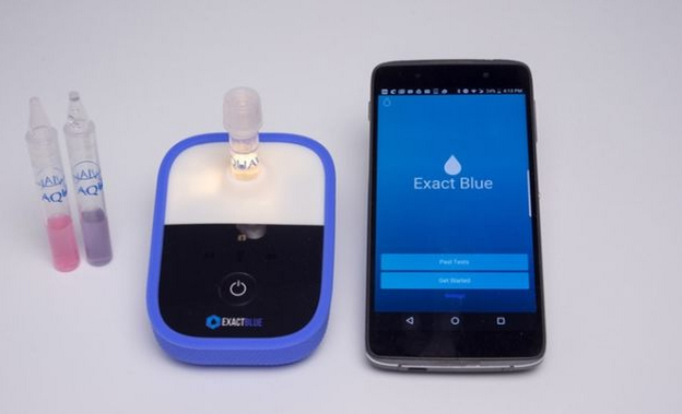 内置传感器的ExactBlue便携式水质检测仪