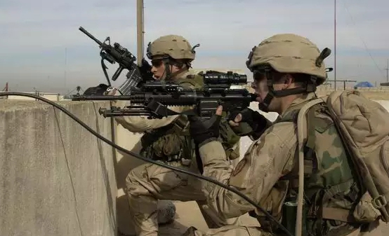 美军正研发测试带传感器的单兵外骨骼设备