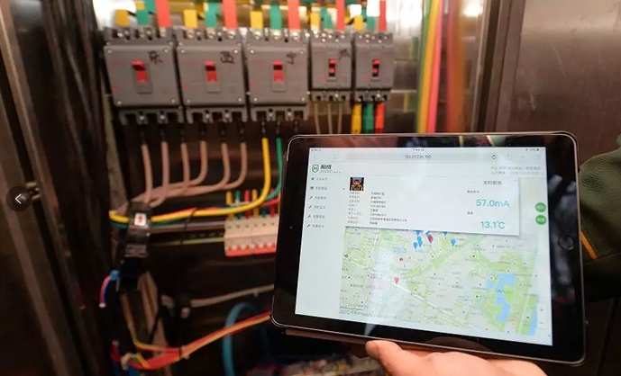 灯会安保剩余电流监控装置：用传感器监测配电箱剩余电流和温度