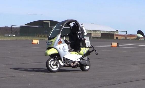 英国公司开发可实现自动驾驶的两轮摩托车