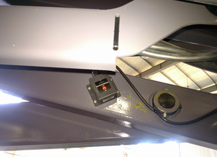 国内公司自主开发飞机吹雪车:安装倾角传感器提高作业安全性